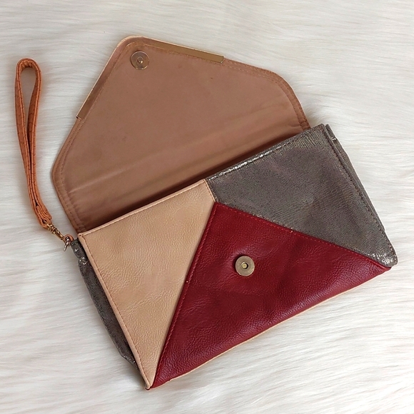 Bijou Brigette Clutch Wristlet - Picture 2 of 13